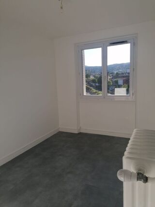 Vente Appartement APPARTEMENT F3 49M2 CLERMONT-FERRAND GLACIERE CHANTERANNE Clermont-ferrand
