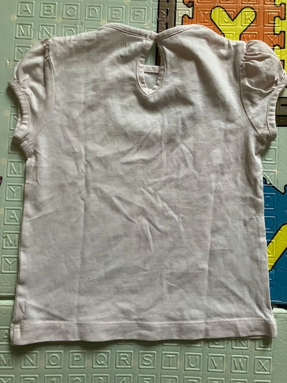 t-shirt manches courtes Kiabi taille 18 mois Vêtements enfants