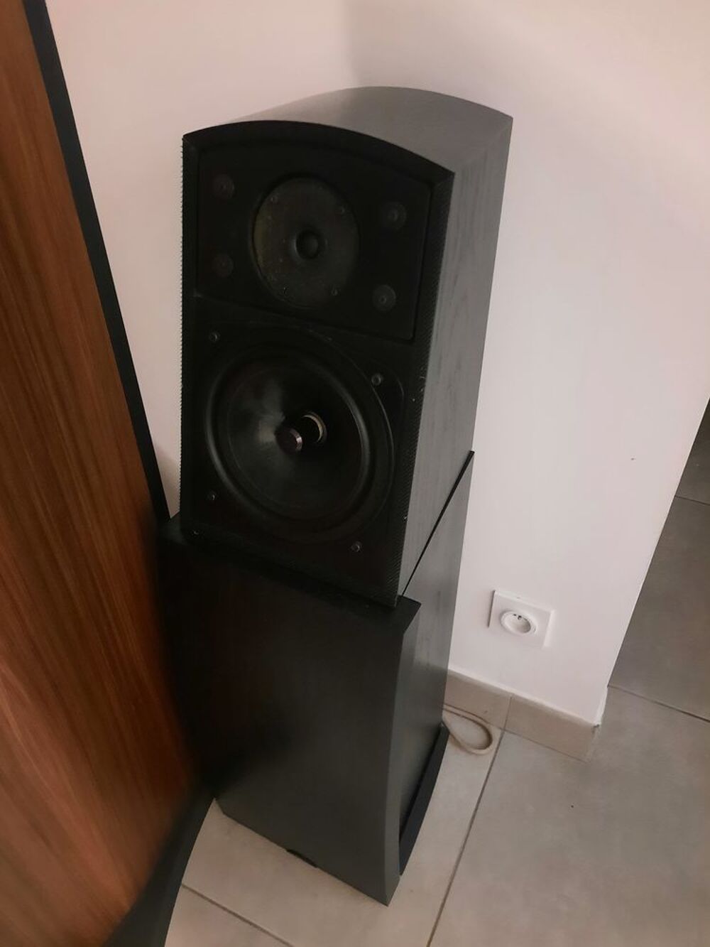 Naim sl2
Enceinte mythique de naim 
Parfait &eacute;tat Audio et hifi