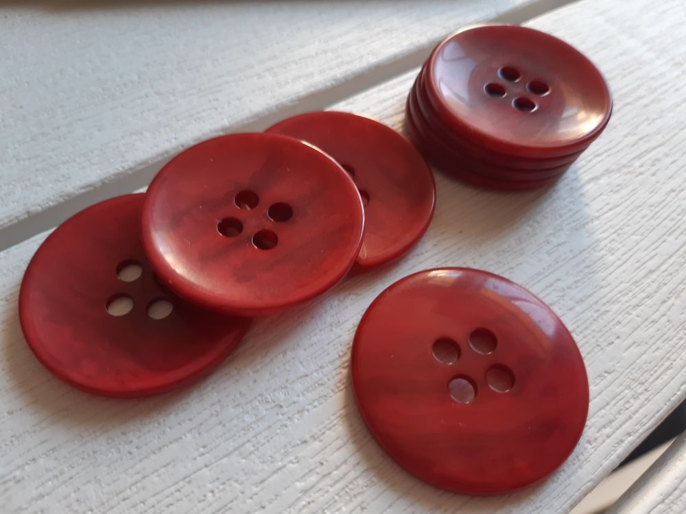 Lot de 8 boutons GM D 4cm en plastique rouges Bijoux et montres