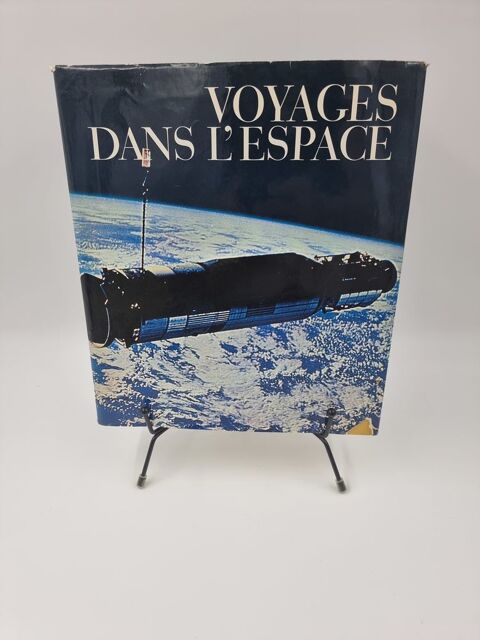 Livre encyclop�die Voyage dans l'Espace (couverture ab�m�e) 10 Vulbens (74)