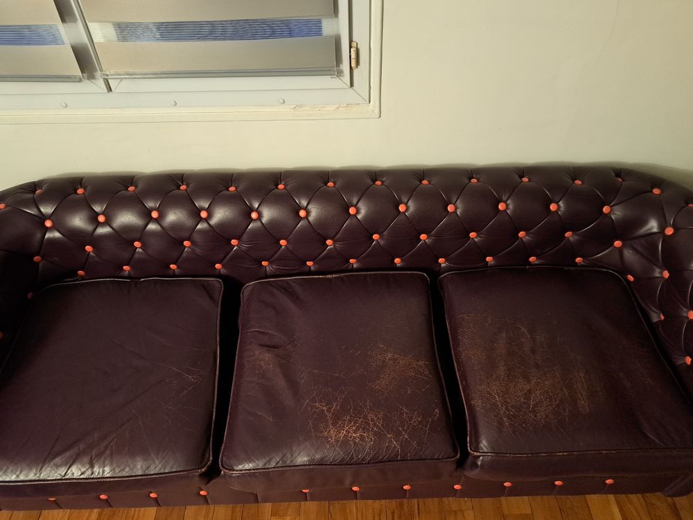 canap&eacute; cuir chesterfiel Meubles