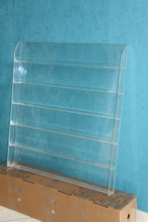 PRESENTOIR VERNIS A ONGLE EN PLEXIGLAS TRANSLUCIDE Hallennes-lez-Haubourdin (59)