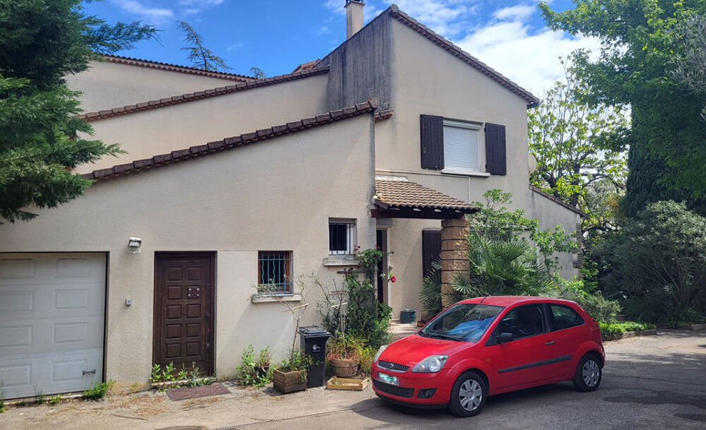 Maison 9 pièces 240 m² · à Bagnols-sur-Cèze · 240 m² · 303 500 €
