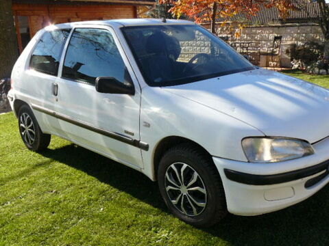 Peugeot 106 1.1i Color Line 2002 occasion Apprieu 38140