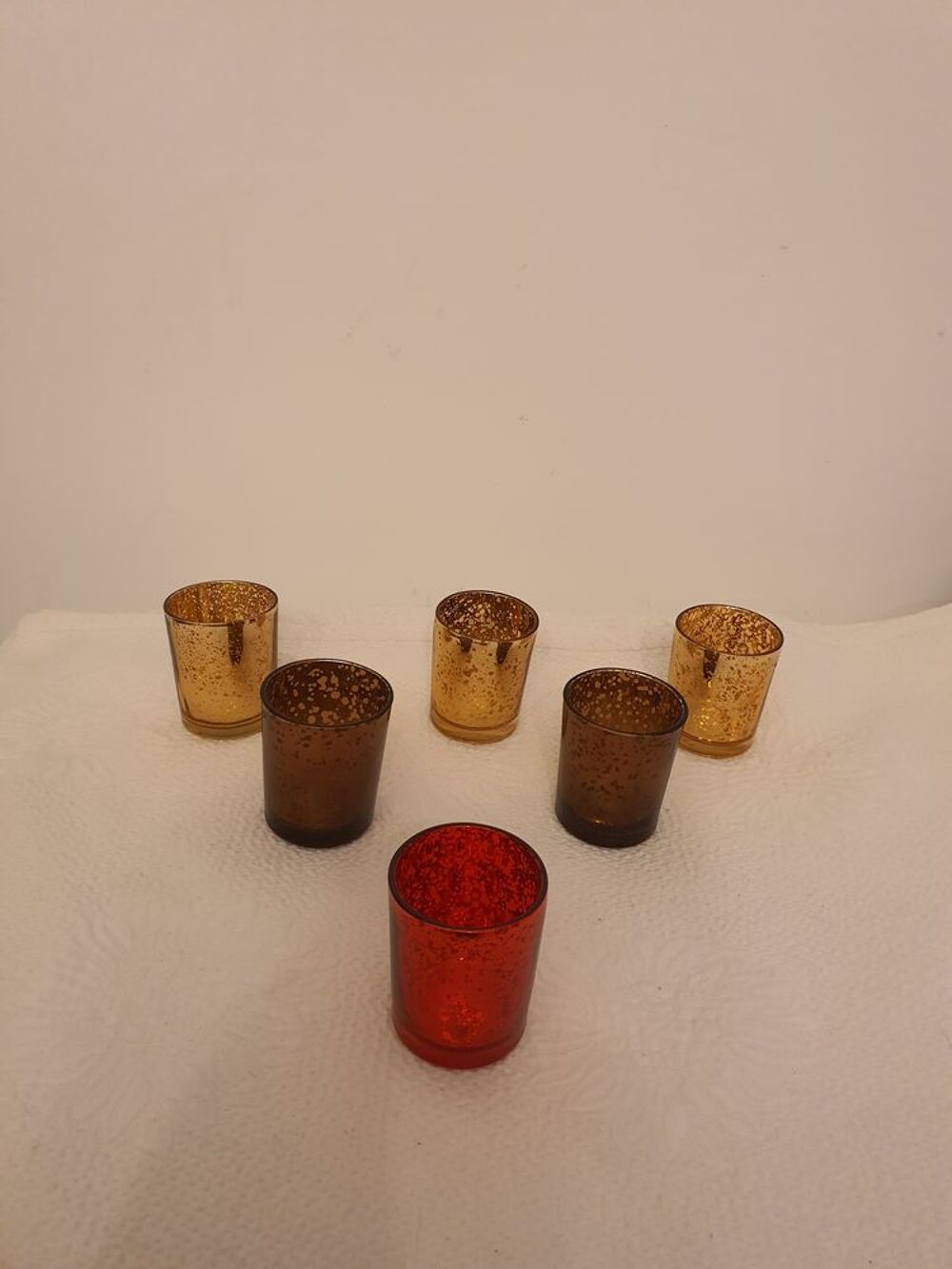 Support+m&eacute;tal+avec+6+bougeoirs+en+verre Décoration