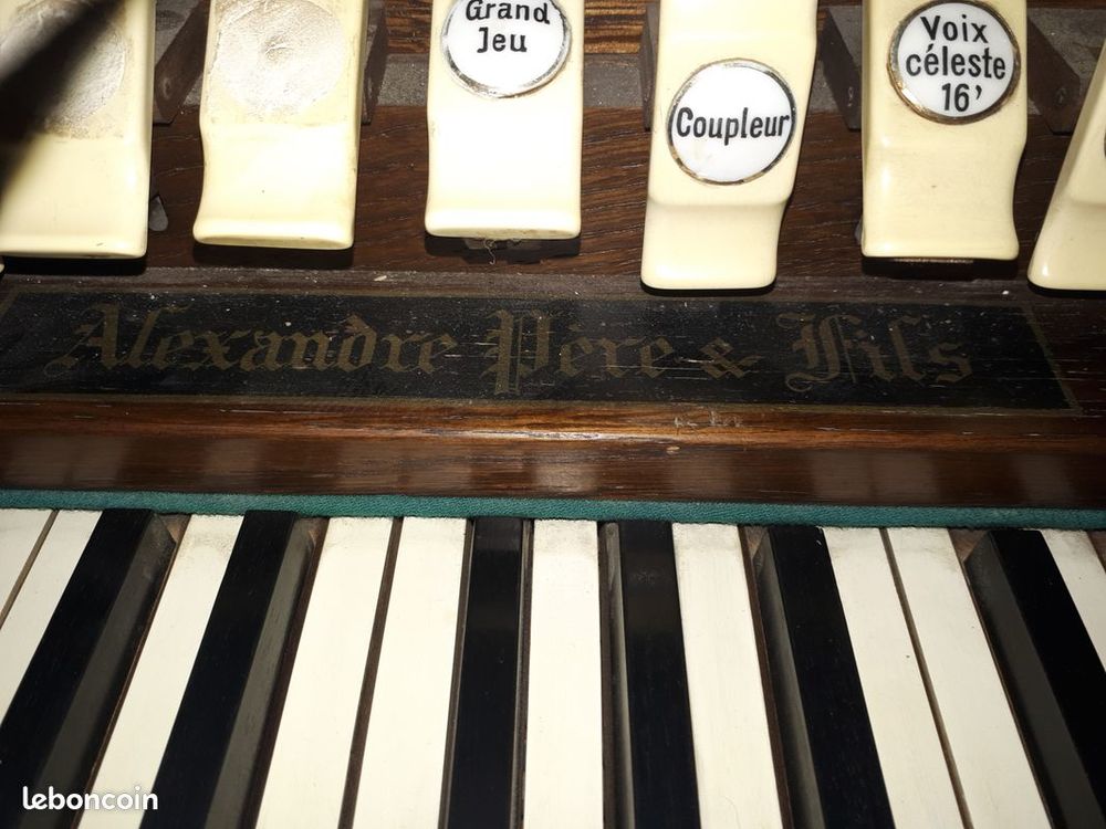 Harmonium ancien Alexandre P&egrave;re et Fils ? 7 registres
Instruments de musique
