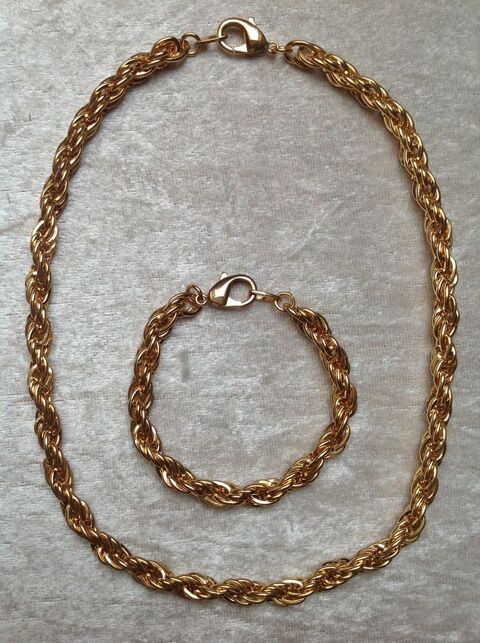 PARURE COLLIER BRACELET MÉTAL DORÉ Envoi Possible
19 Trégunc (29)