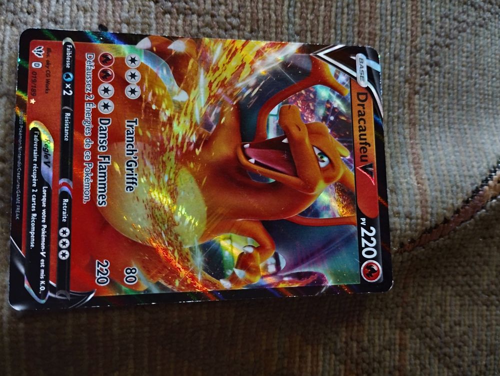 Cartes Pok&eacute;mon GX et V holographiques Jeux / jouets