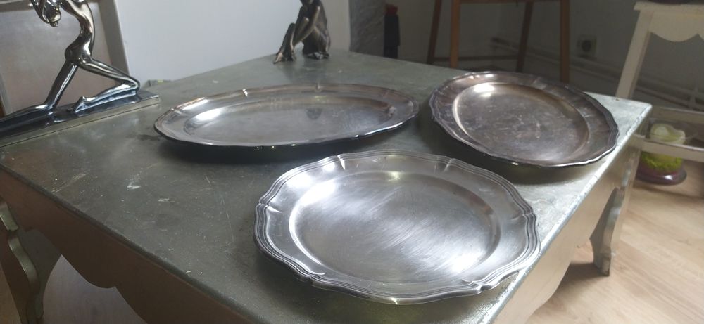 TROIS PLATS ARGENT&Eacute;ES / Cuisine