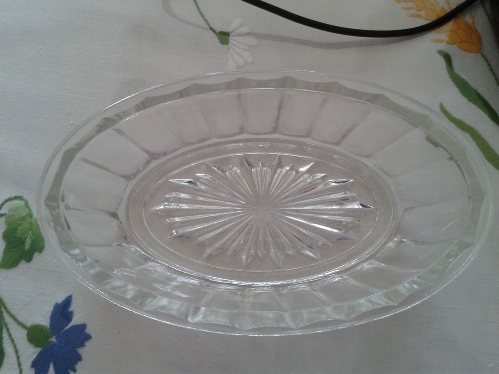 Beurrier ancien en verre moul&eacute; d&eacute;cor vache &eacute;tat neuf Cuisine