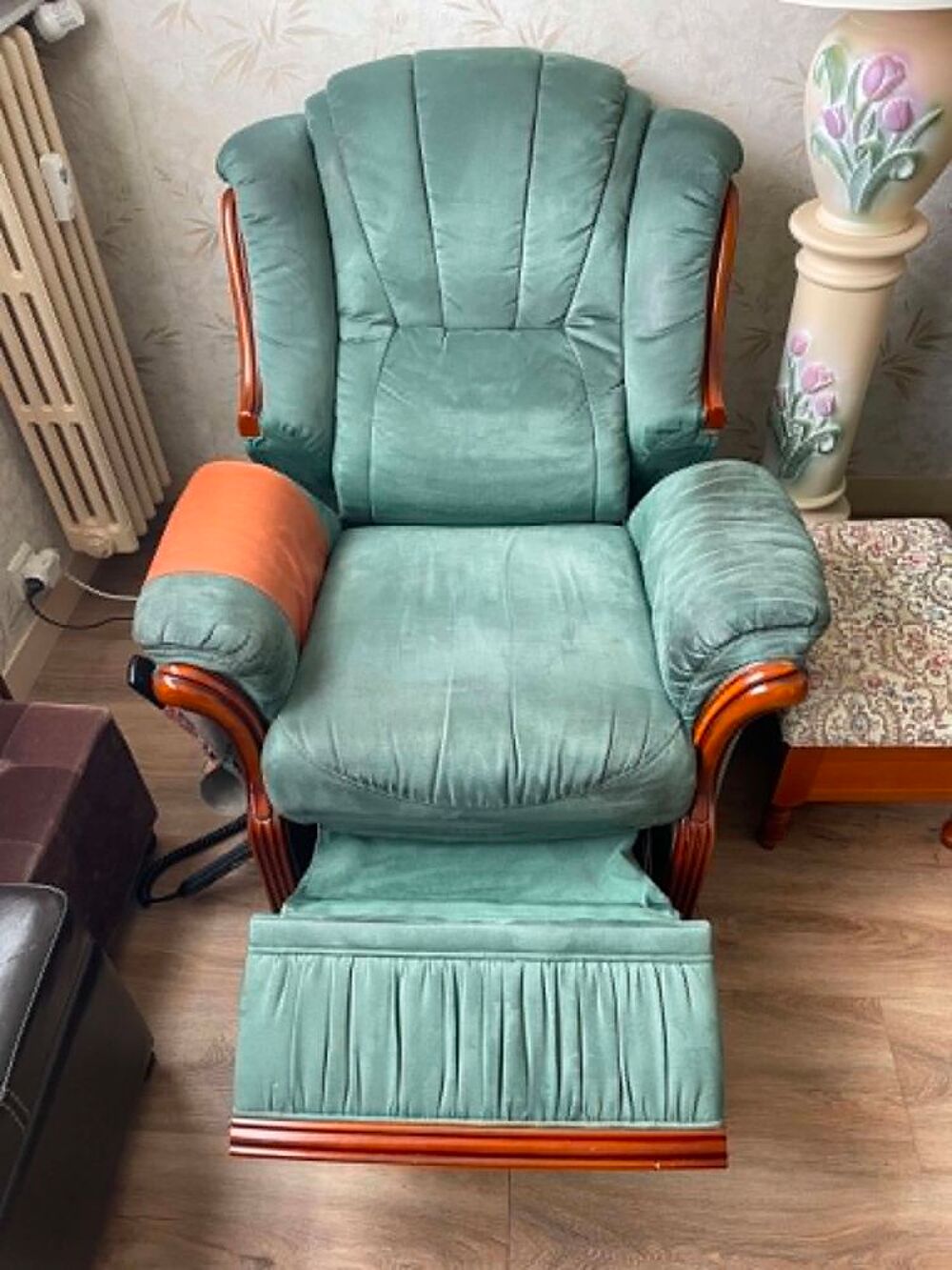 Ensemble canap&eacute; + 2 fauteuils dont un &eacute;lectrique couleur ver Meubles