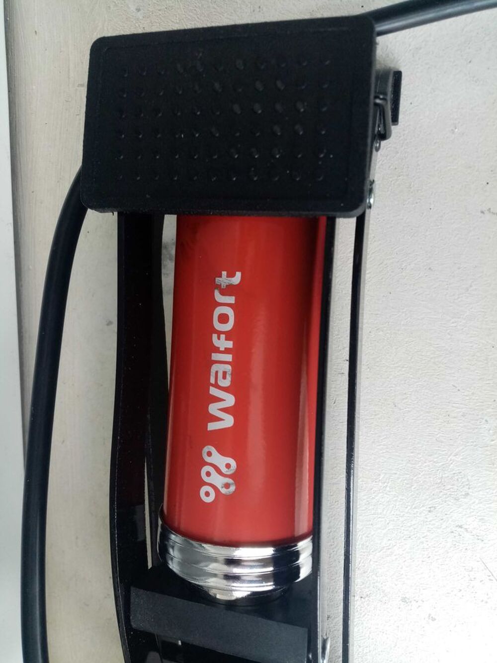 pompe de v&eacute;lo et pour ballon Sports