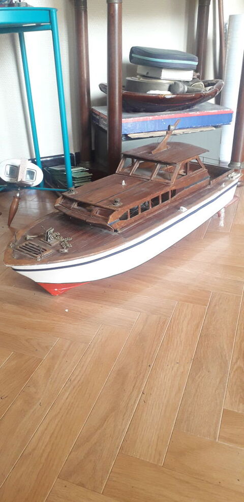 Bateau radiocommande ancien en bois  100 Marseille 15 (13)