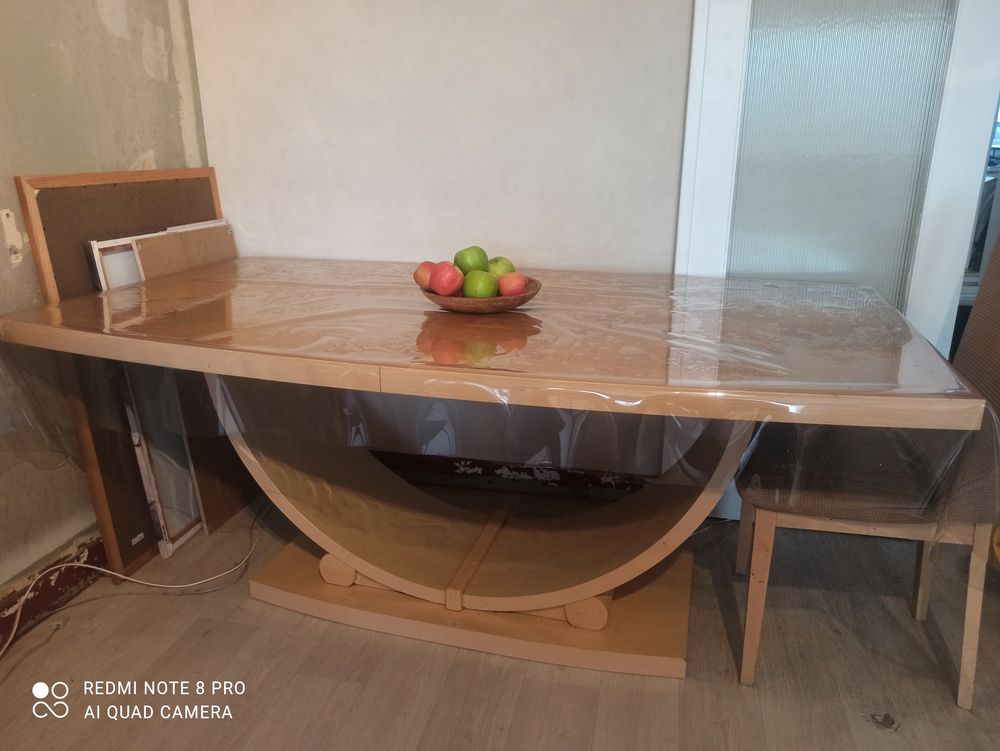 Table + 6 chaises offertes !! Meubles