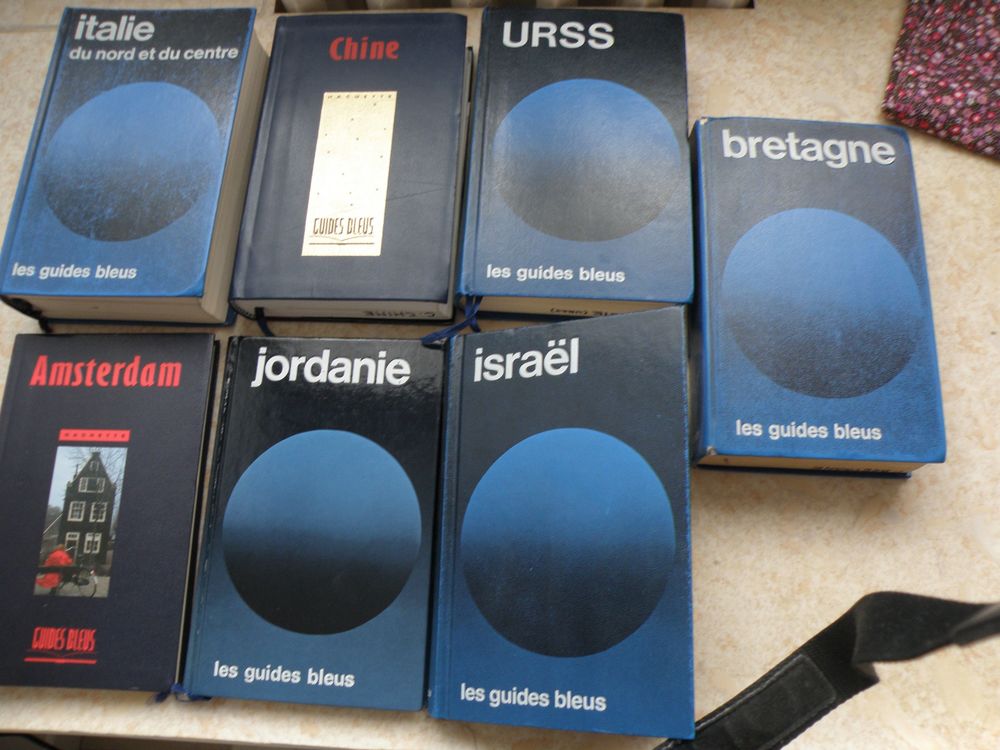 Colection de 7 GUiDES BLEUS Livres et BD