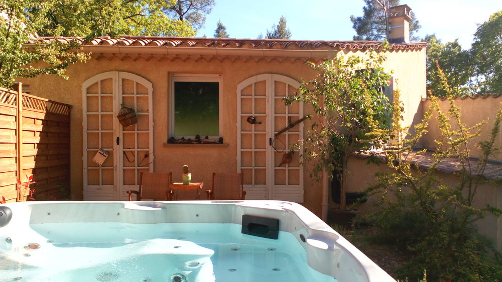   Gite avec jacuzzi privé, en Provence au pied du Mont Ventoux Provence-Alpes-Côte d'Azur, Bédoin (84410)