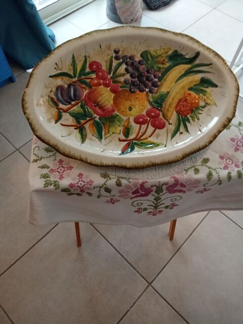 plat avec décor fruit 20 Coutras (33)
