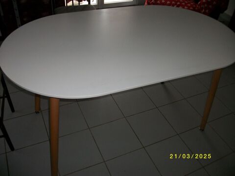 Table de salle a manger type Scandinave 85 Saint-Georges-d'Olron (17)