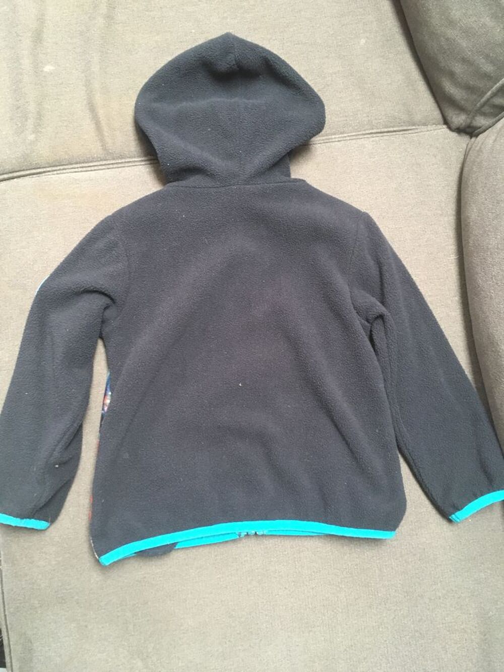 Sweat capuche zipp&eacute; 4 ans Cars Disney pixar Vêtements enfants