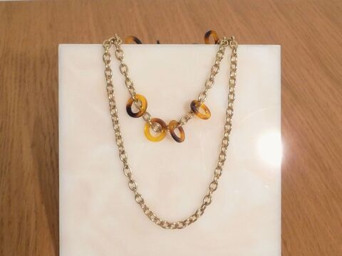 Collier/ Sautoir en Métal Doré avec Breloques Rondes   12 Paris 15 (75)
