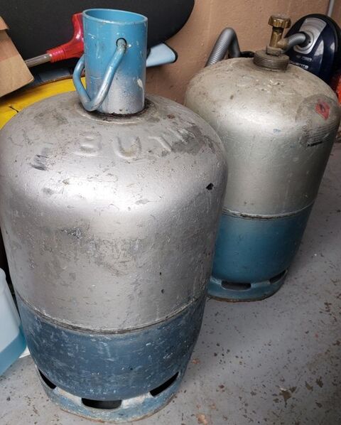 bouteille  gaz propane de butagaz- 3 kgs -1 pleine et 1 vid 40 Compigne (60)