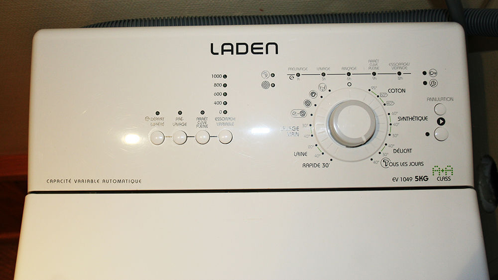 Lave linge LADEN EV1049 ouverture dessus
Electroménager