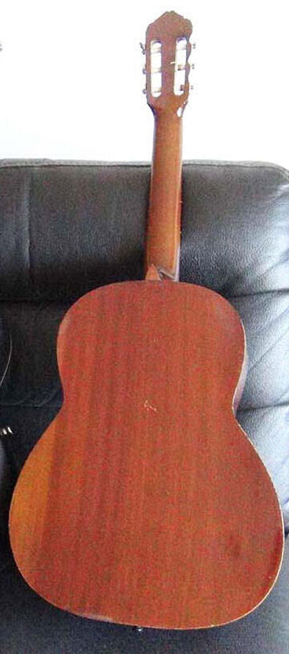 Guitare s&egrave;che Instruments de musique