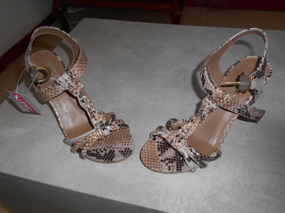 chaussures d&eacute;couvertes escarpins femme P38 Chaussures
