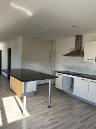 Appartement à louer 4 pièces 105 m²