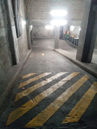  Parking / Garage � louer 13 m� Paris