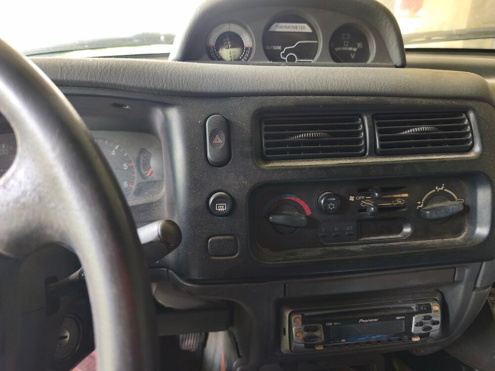 L 200 Pick-up L200 2.5 TBO D - 100 CLUB CAB GL 1996 occasion 97231 Le Robert
