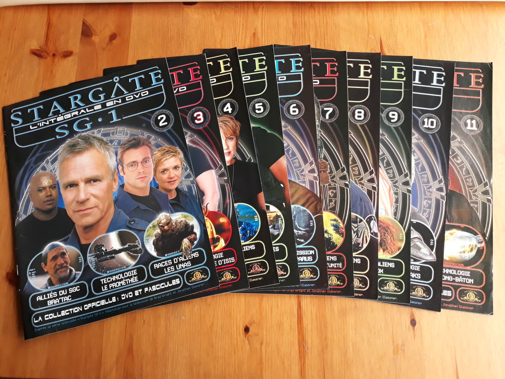 Lot de 10 fascicules Stargate SG1 - N&deg;2 &agrave; 11 Livres et BD