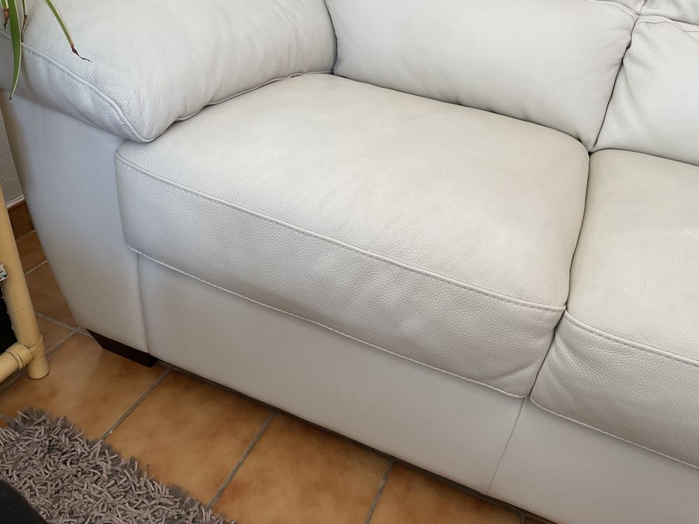 Tr&egrave;s beau canap&eacute; cuir blanc 2 places neuf Meubles