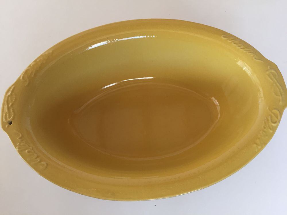 Plat en terre cuite jaune Cuisine