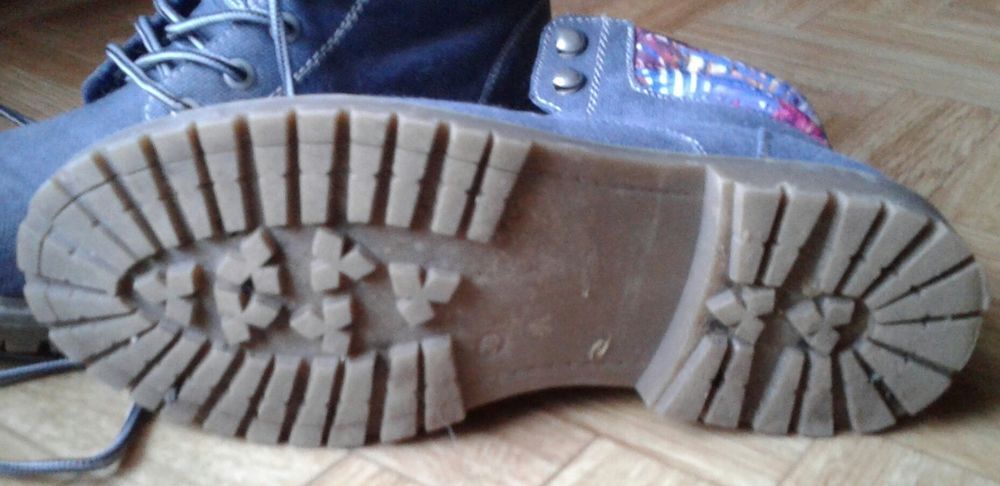 chaussures toile bleue
Chaussures