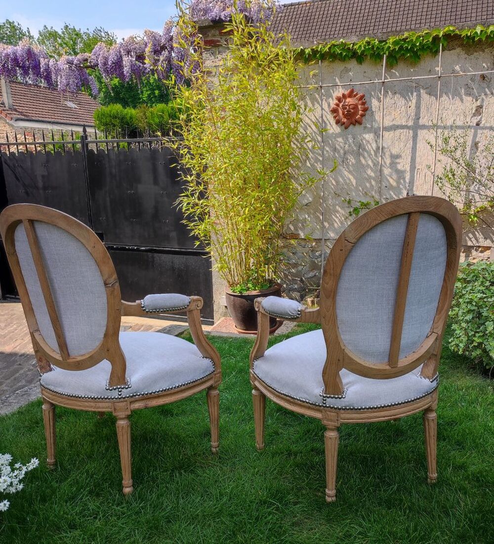 Fauteuils m&eacute;daillon Louis XVI d'&eacute;poque Meubles