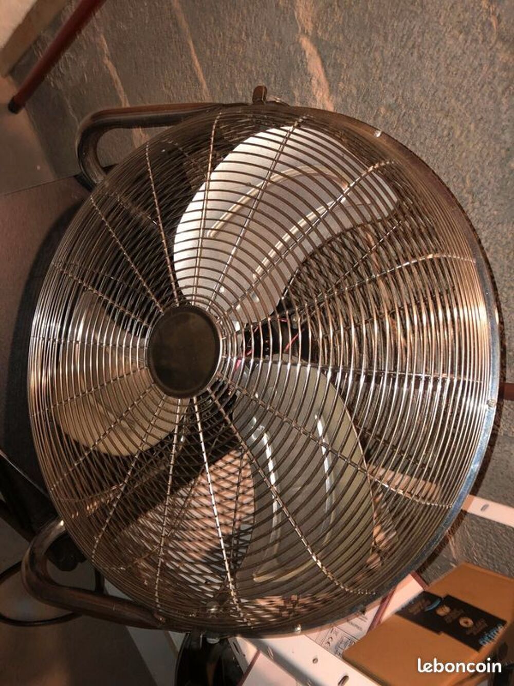 Ventilateur puissant - Parfait pour l'&eacute;t&eacute; &agrave; Nimes Electroménager