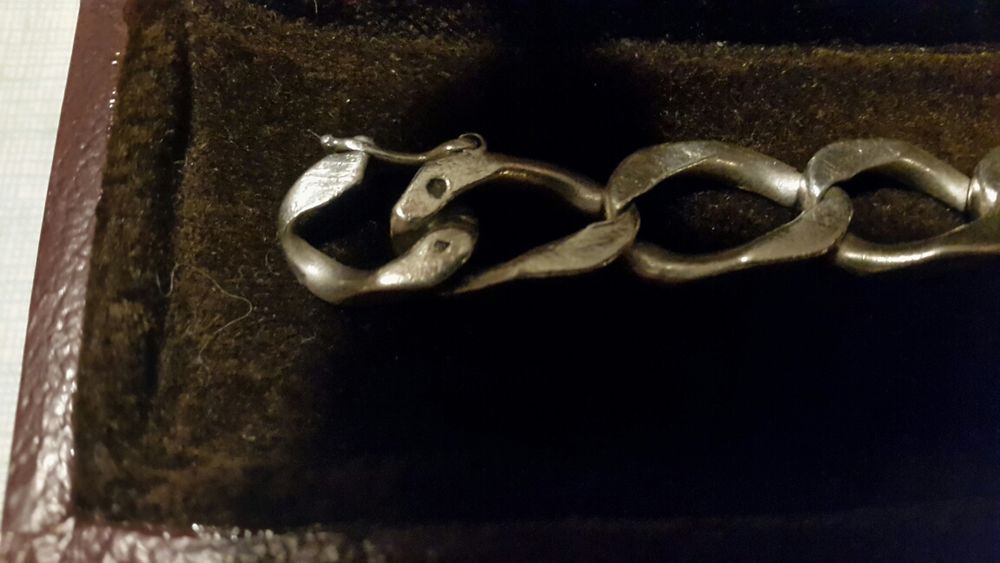 Gourmette en argent massif. Bijoux et montres