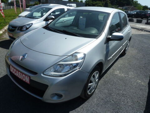 Annonce voiture Renault Clio III 7990 
