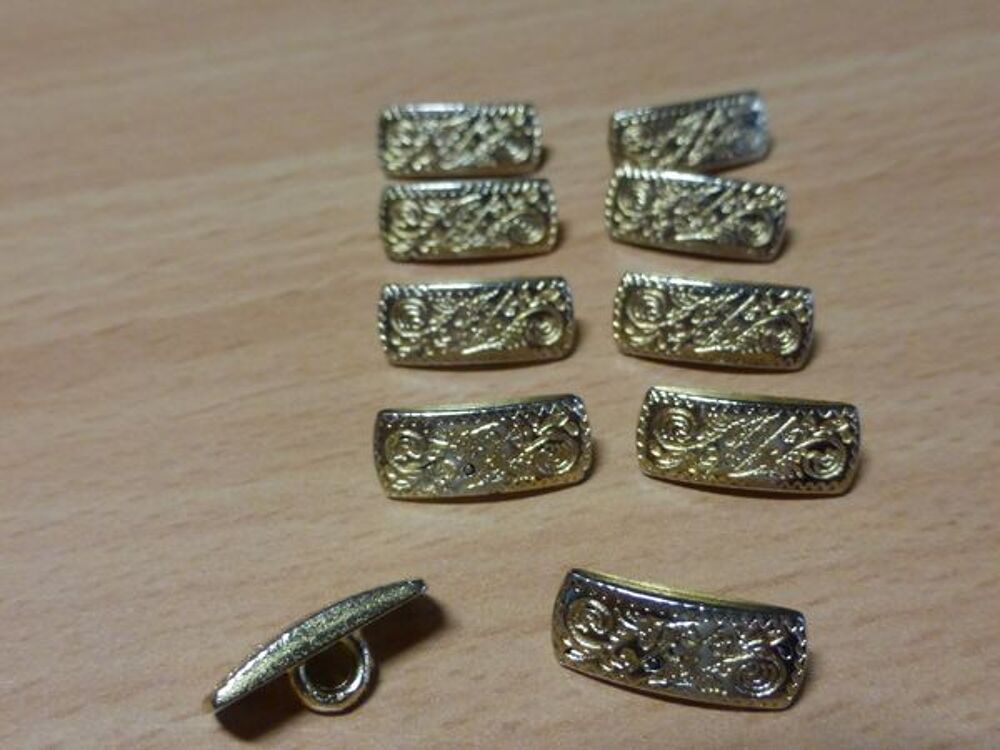 BOUTON DORE &agrave; coudre - neuf Bijoux et montres