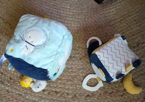 2 cubes mousse d'activit� b�b� 9 Beauchamp (95)