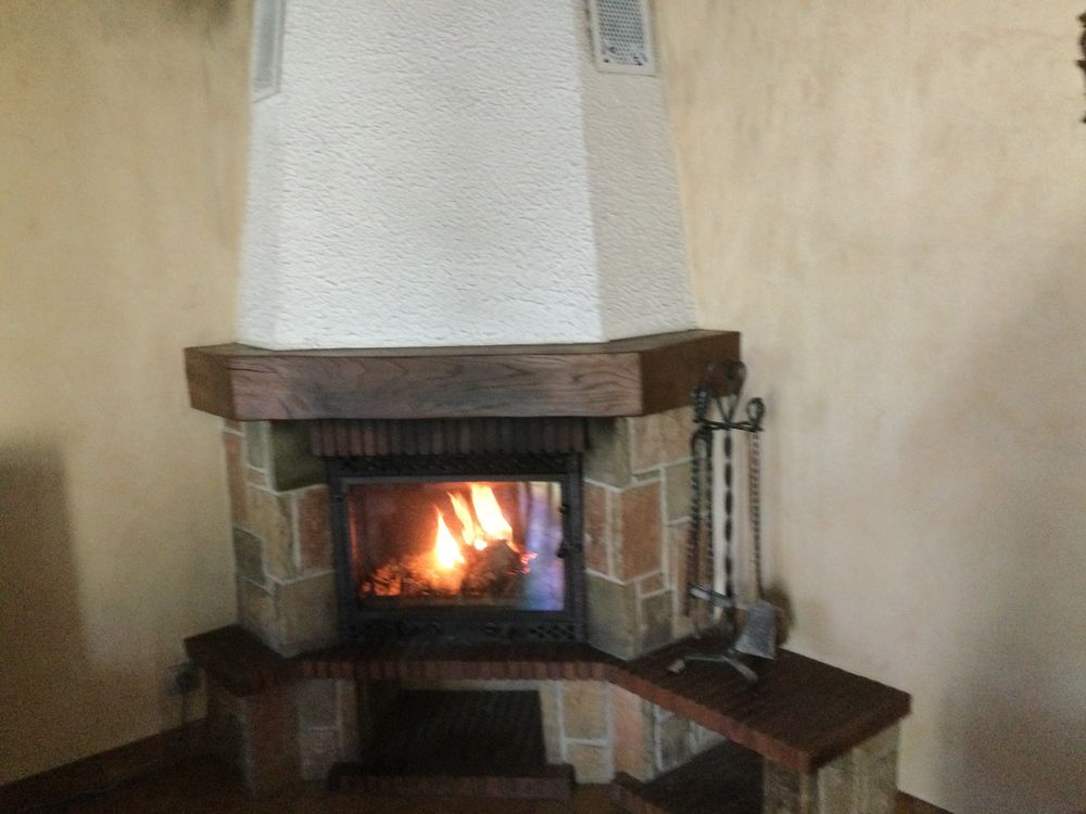 cheminee avec insert bois et accesoires chemin&eacute;e d' angle Décoration