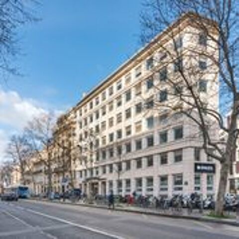 Un bureau priv&eacute; enti&egrave;rement &eacute;quip&eacute; pour vous et votre &eacute;quipe &agrave; Paris, Spaces Etoile 1029 75008 Paris