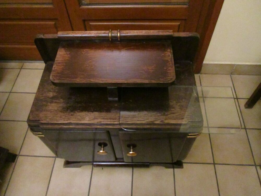 meuble de chevet en bois massif et une petite tablette Meubles