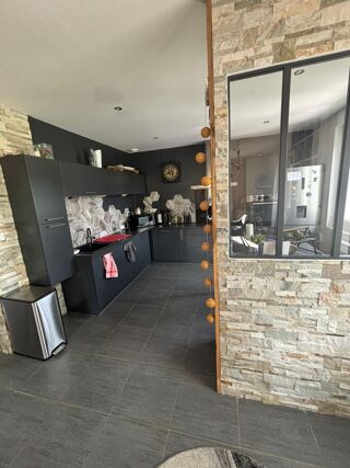  Maison � vendre 6 pi�ces 140 m� Peyrilhac