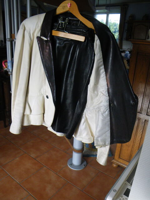 Veste en cuir Blanc Col Noir et Jupe 105 Savigny-en-Véron (37)