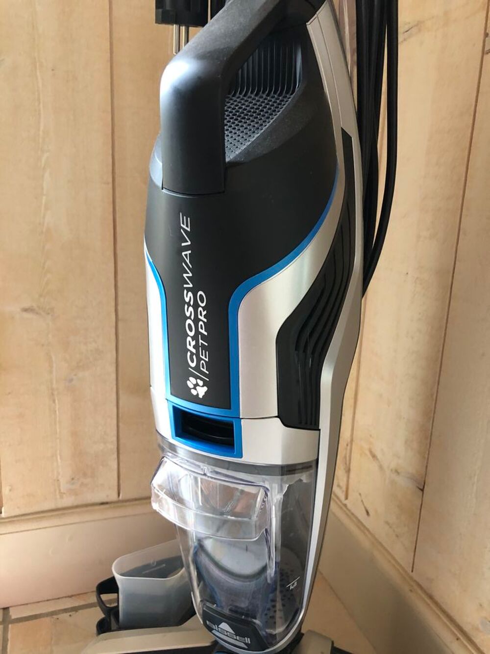 
Aspirateur Bissell 3 en 1 : Aspirateur, laveur, s&eacute;cheur Electroménager