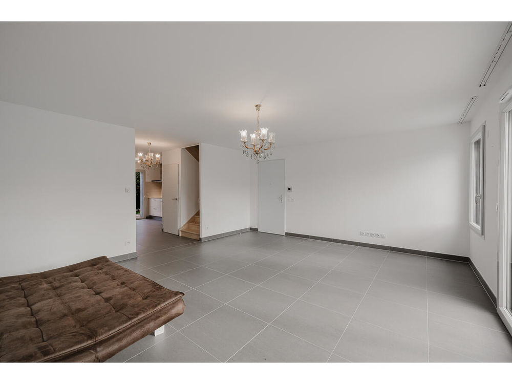  vendre  Maison Chevry (01170)