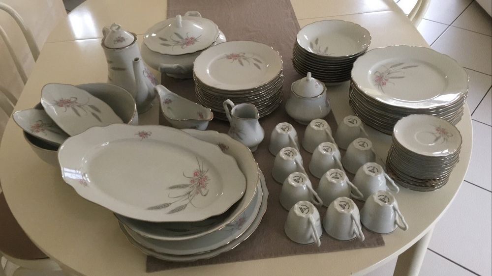 service porcelaine de Limoges 12 personnes Cuisine